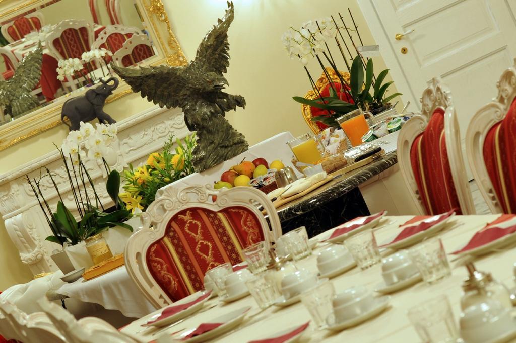Agriturismo Cascina Varie Castagnito ภายนอก รูปภาพ