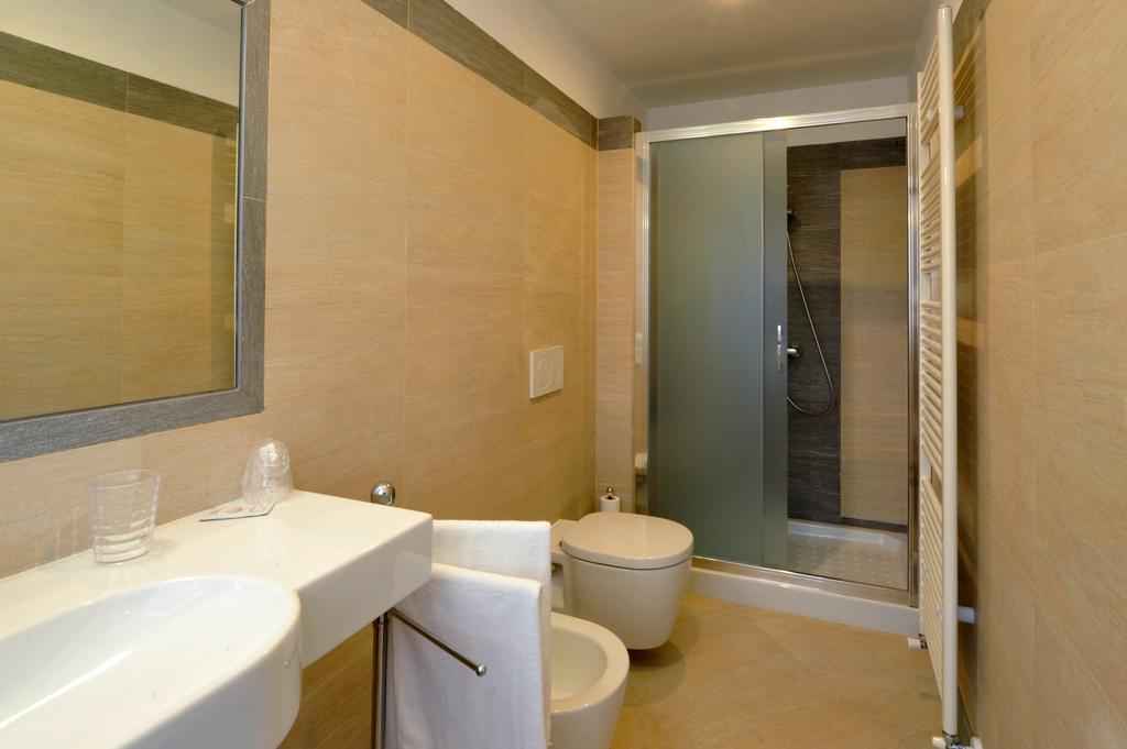 Agriturismo Cascina Varie Castagnito ภายนอก รูปภาพ