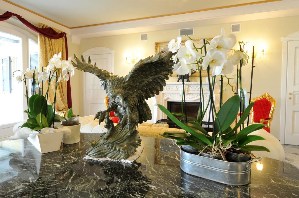 Agriturismo Cascina Varie Castagnito ภายนอก รูปภาพ